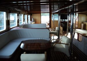 Halis Temel grecia salon barco bici tour