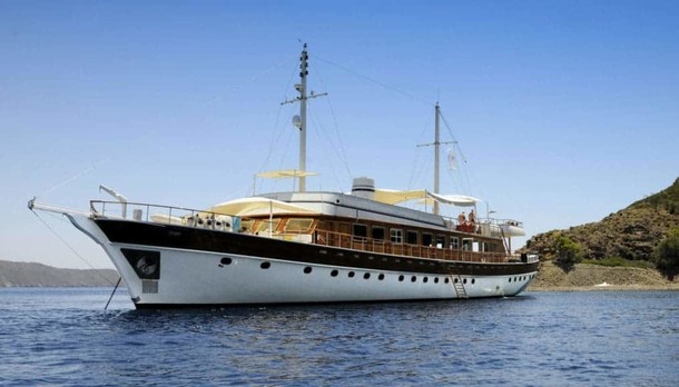 Halis Temel turkey grecia barco bici vacacion