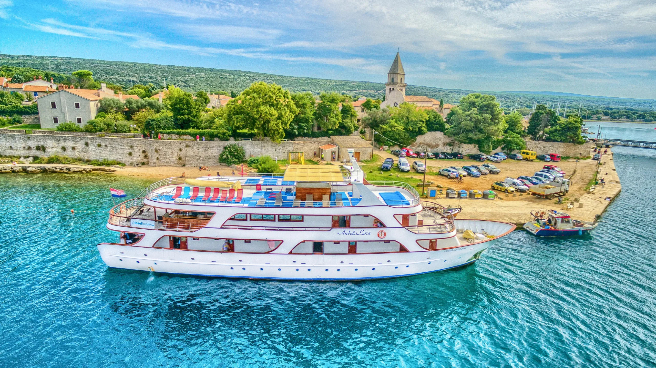 Andela Lora - Deluxe Ship for sailing through the Kvarner Bay in the boat and bike tour of Bravo Bike