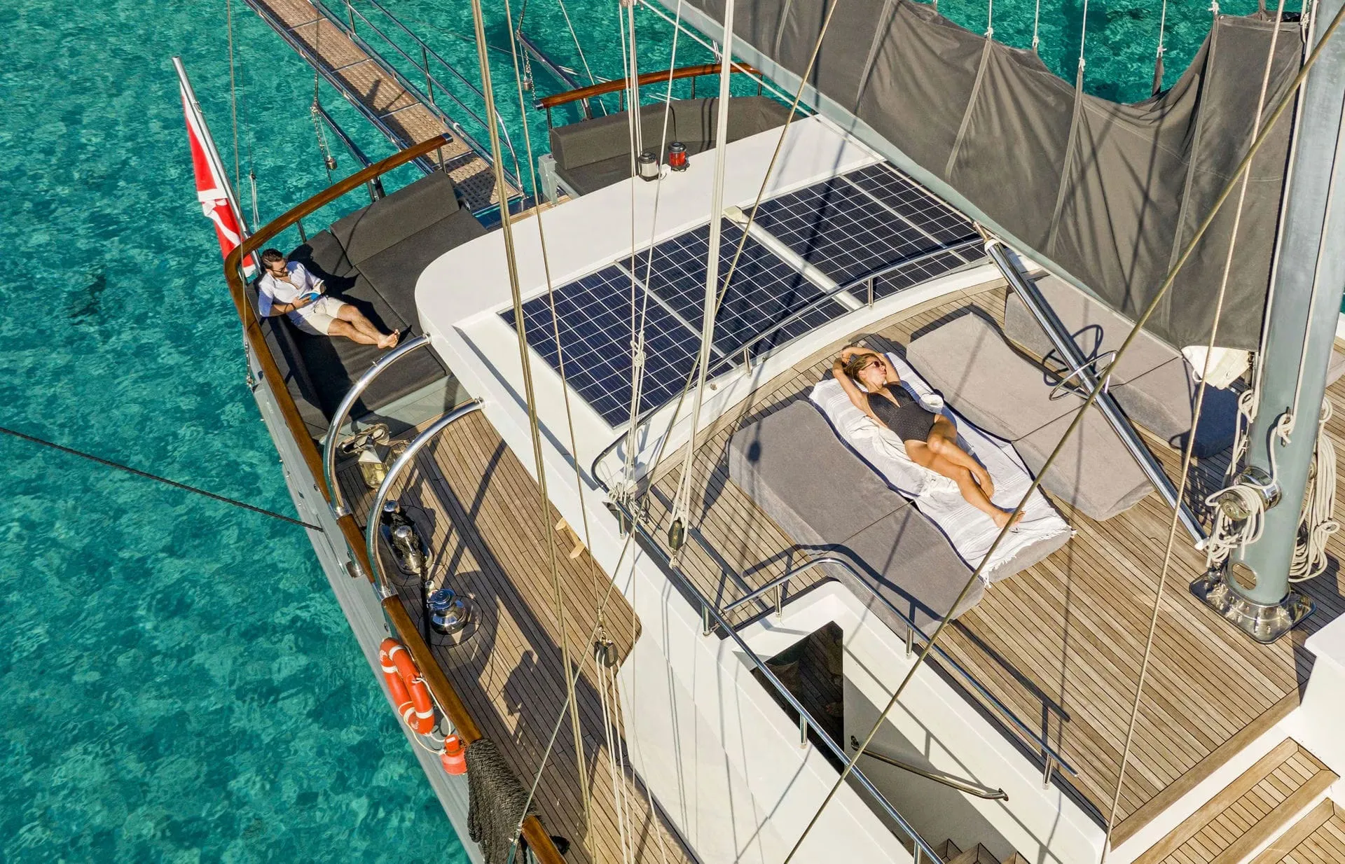 Iconic Cyclades Islands – Luxury E-Bike Experience by Private Yacht